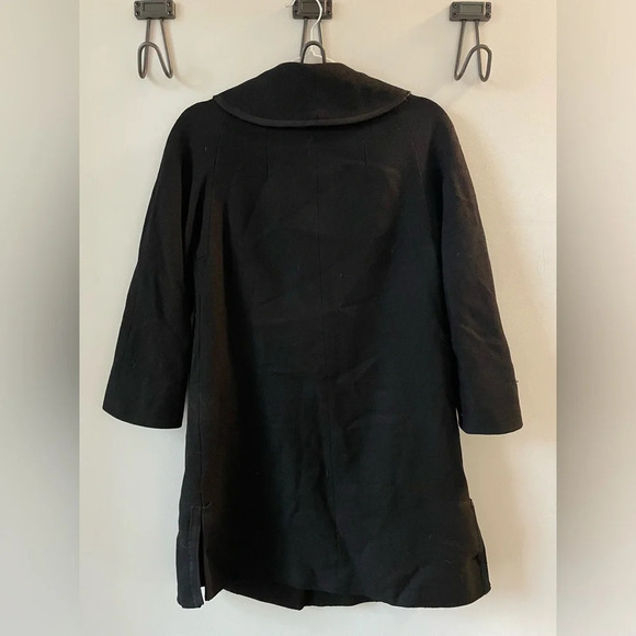 Vintage, ladies 100% wool, hand-tailored black bell shaped peacoat - Picture 4 of 4